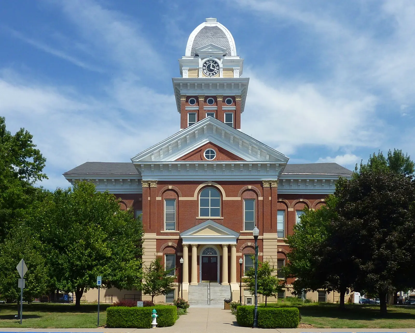 Saline County Courthouse in Marshall, Missouri