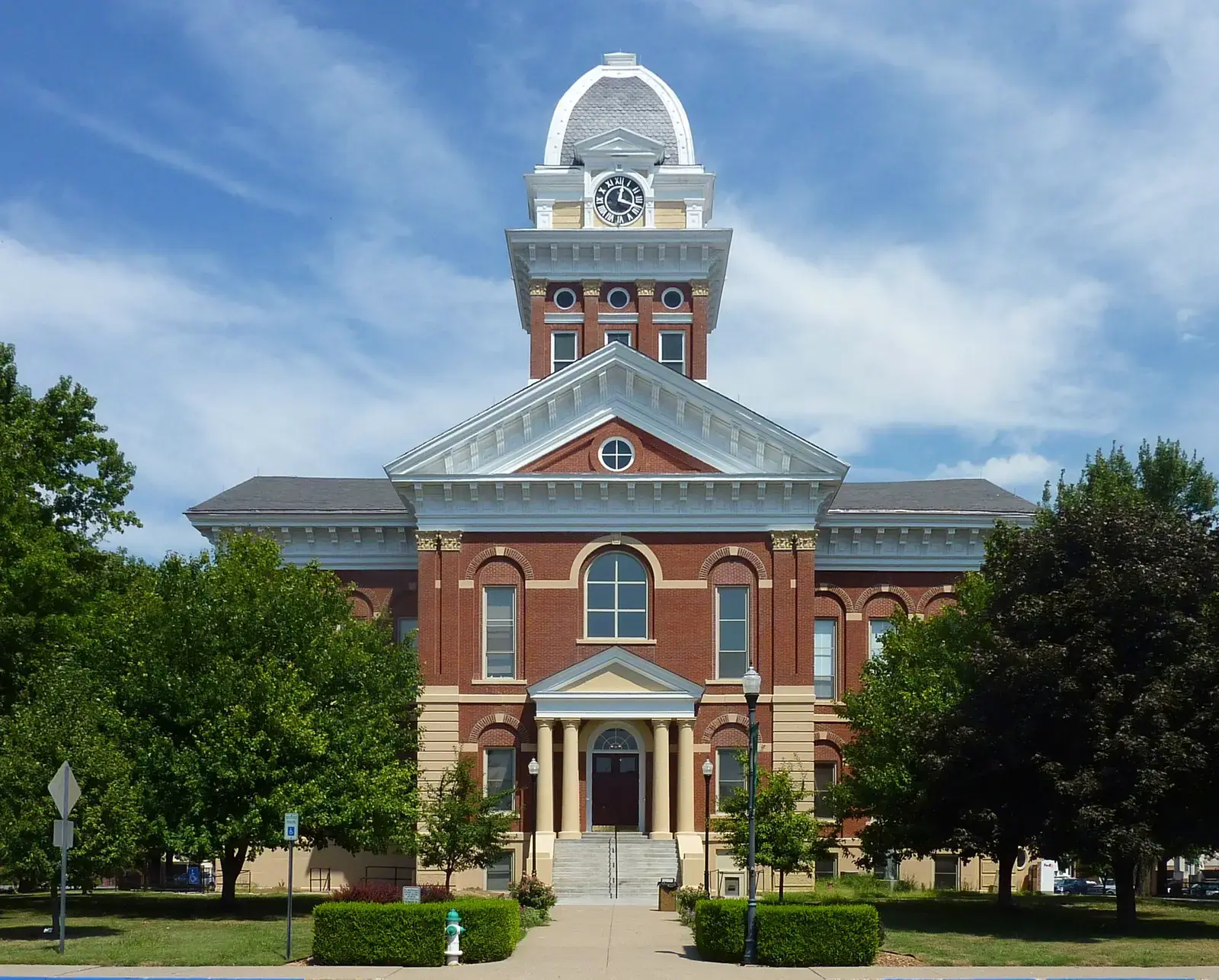 Saline County Courthouse in Marshall, Missouri